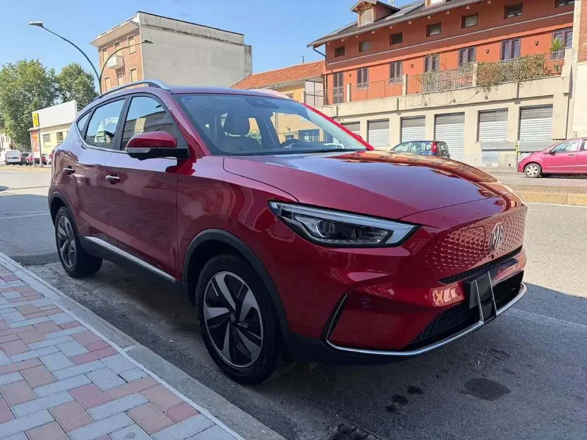 Usata MG ZS Luxury 67 kW (92 CV) 2021 Rosso SUV