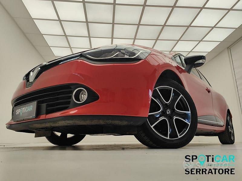 Usata Renault Clio GrandTour 90 CV (66 kW) 2016 Rosso Station wagon