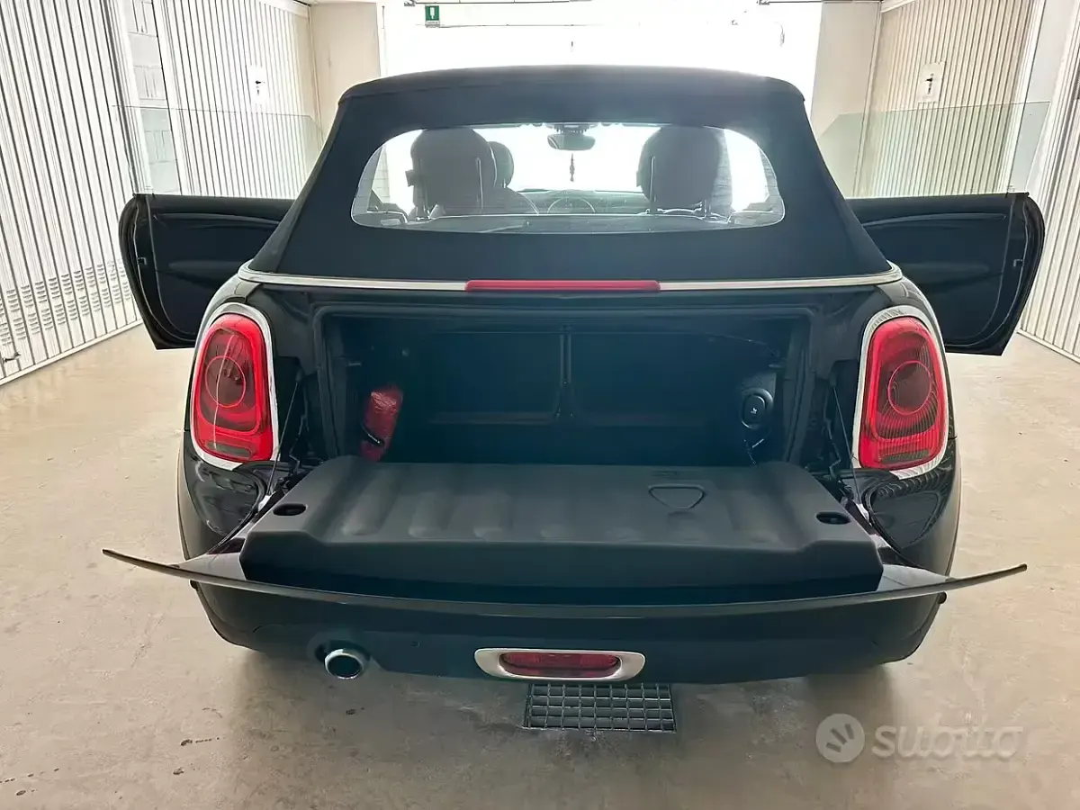 Usata Mini Cooper D Cabriolet 116 CV (85 kW) 2016 Nero Cabrio
