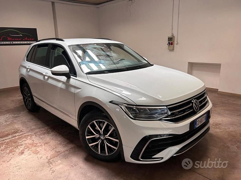 Bianco Usata 2021 VW Tiguan R-line SUV | 22.000 € (Buon prezzo) - Immagine 1/4