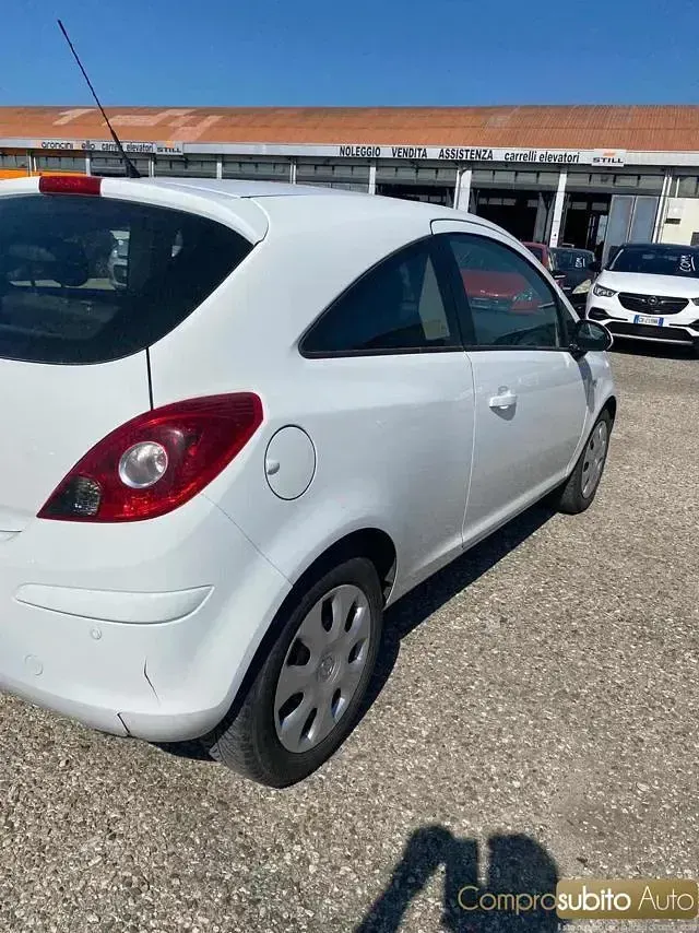 Usata Opel Corsa 84 CV (61 kW) 2014 Bianco Utilitaria