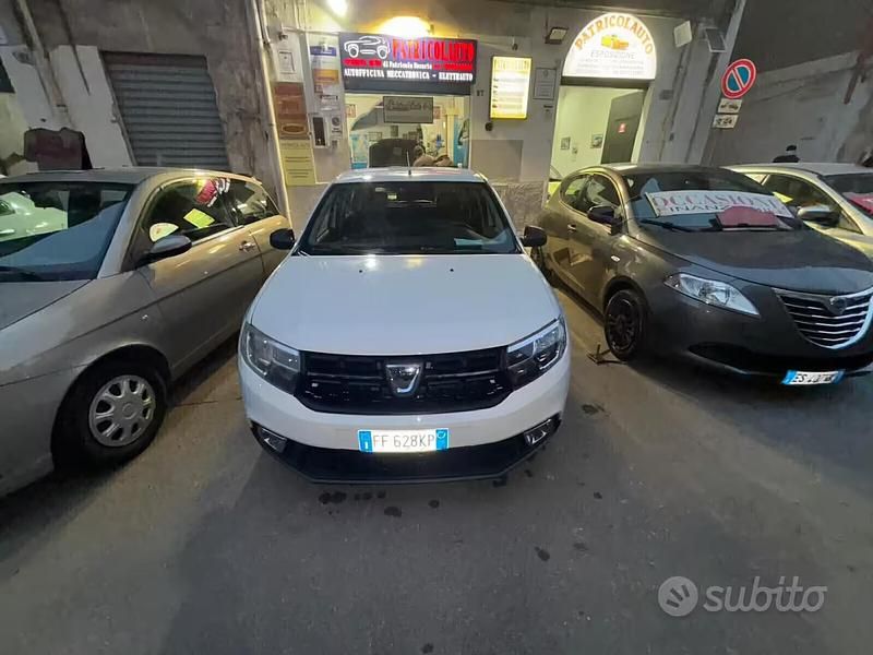 Usata Dacia Sandero Lauréate 90 CV (66 kW) 2017 Bianco Berlina
