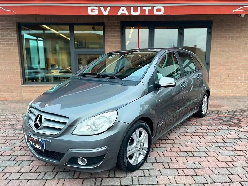 Usata Mercedes B180 116 CV (85 kW) 2010 Grigio Monovolume