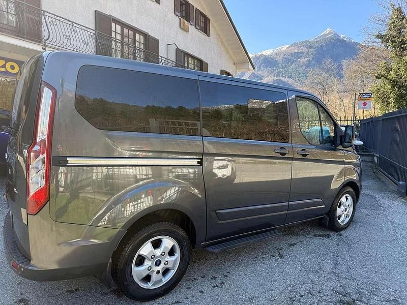 Usata Ford Tourneo 131 CV (96 kW) 2017 Grigio Furgone