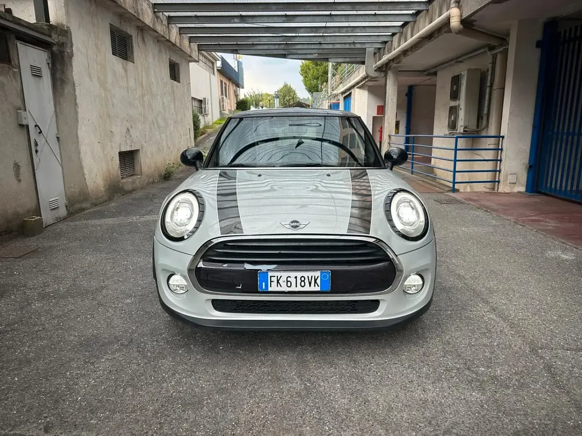 Usata Mini Cooper D Hype 116 CV (85 kW) 2017 Argento Utilitaria
