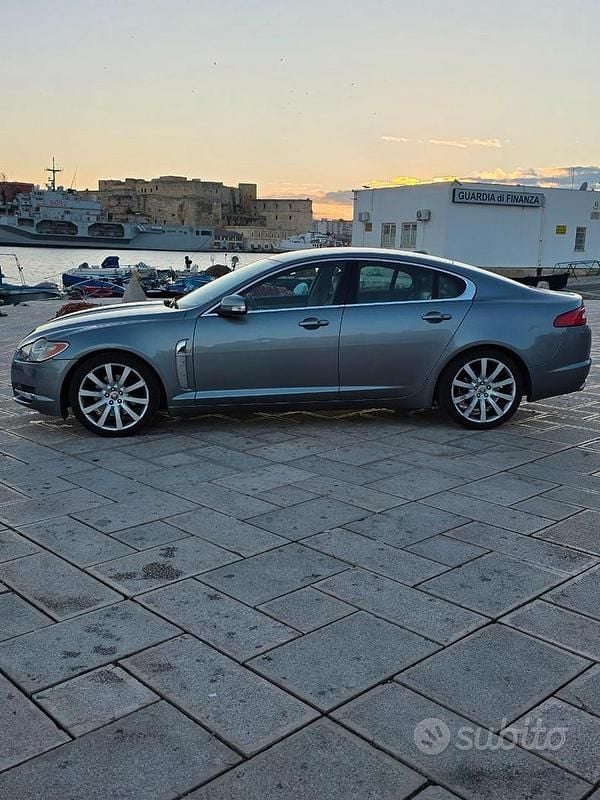 Usata Jaguar XF Premium Luxury 207 CV (152 kW) 2008 Grigio Berlina