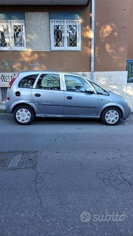 Usata Opel Meriva 101 CV (74 kW) 2004 Grigio Monovolume