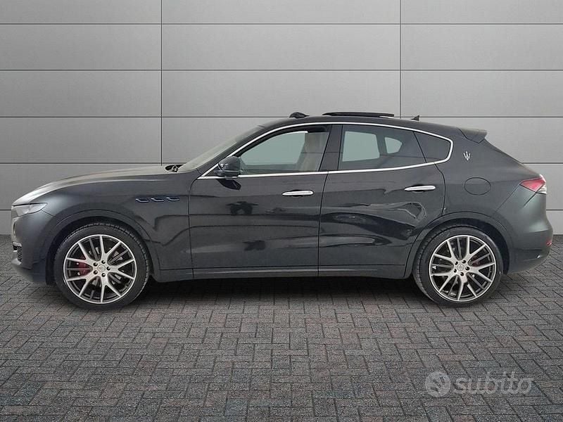 Usata Maserati Levante 330 CV (242 kW) 2022 Nero SUV