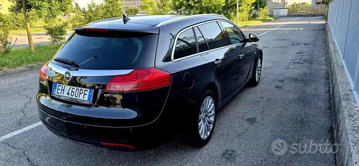 Usata Opel Insignia Sport 160 CV (117 kW) 2011 Nero Station wagon
