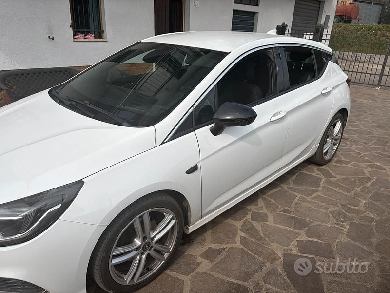 Usata Opel Astra 136 CV (100 kW) 2017 Bianco Berlina