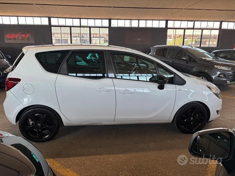 Usata Opel Meriva Cosmo 120 CV (88 kW) 2015 Bianco Monovolume