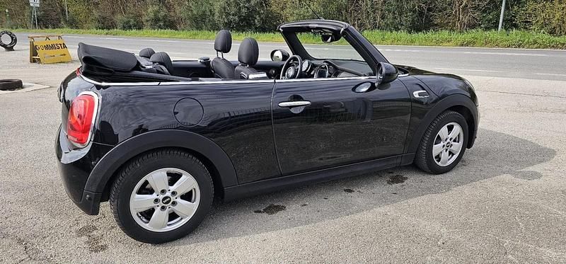 Usata Mini Cooper Cabriolet 135 CV (99 kW) 2018 Nero Cabrio