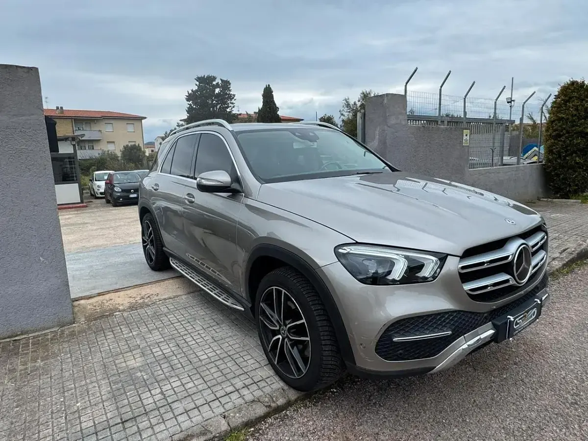 Usata Mercedes GLE450 AMG 367 CV (269 kW) 2020 Oro SUV