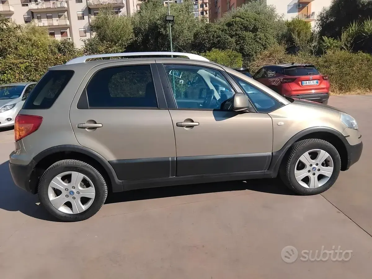 Usata Fiat Sedici 120 CV (88 kW) 2008 Marrone SUV