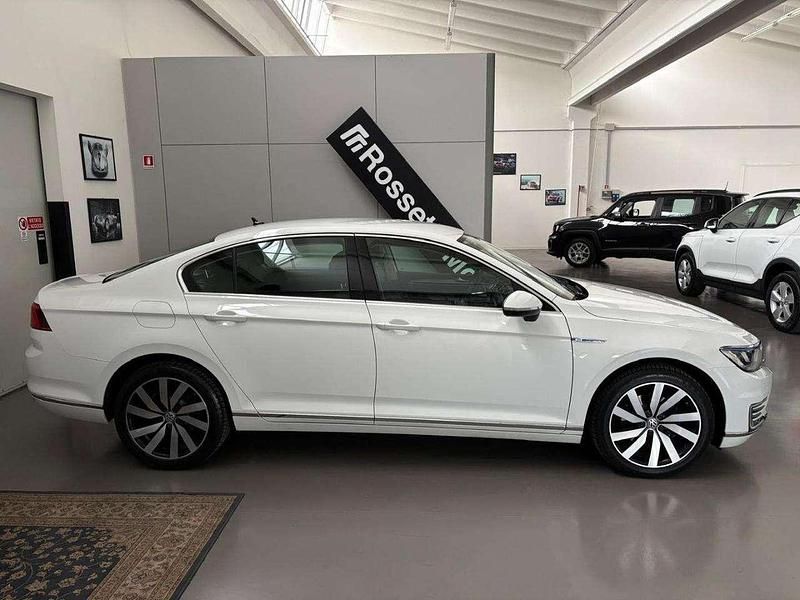 Usata VW Passat GTE 156 CV (114 kW) 2017 Bianco Berlina