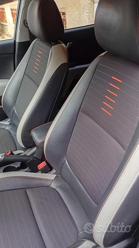 Usata Kia Stonic 116 CV (85 kW) 2018 Grigio SUV