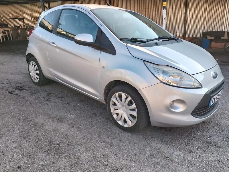 Usata Ford Ka 75 CV (55 kW) 2010 Grigio Utilitaria