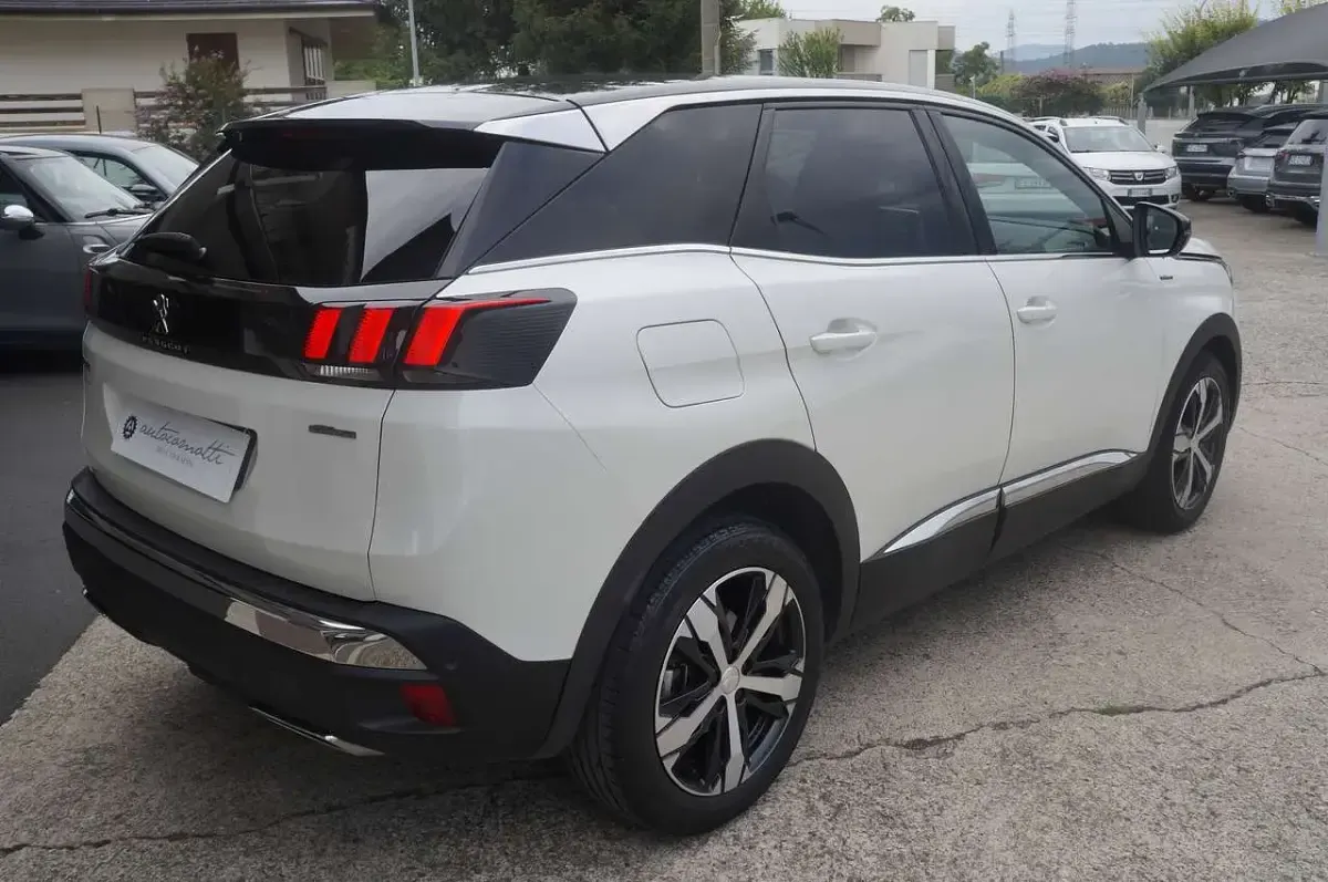 Usata Peugeot 3008 GT-line 131 CV (96 kW) 2018 Bianco madreperla SUV