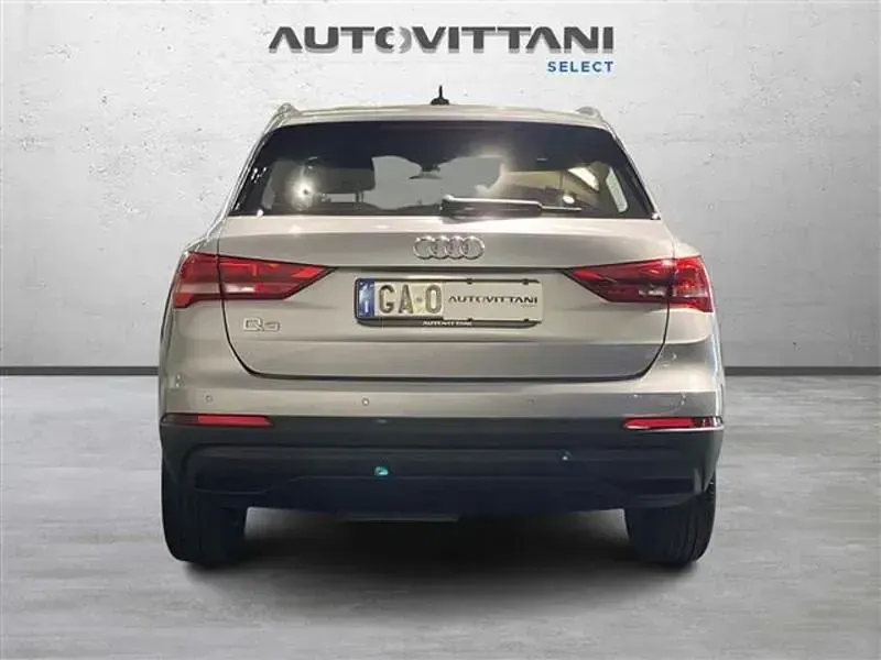 Usata Audi Q3 Advanced 150 CV (110 kW) 2020 Grigio chiaro SUV