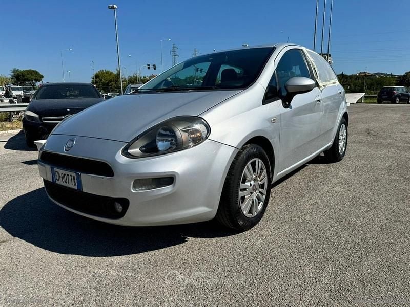 Usata Fiat Punto Pop 85 CV (62 kW) 2012 Argento Utilitaria