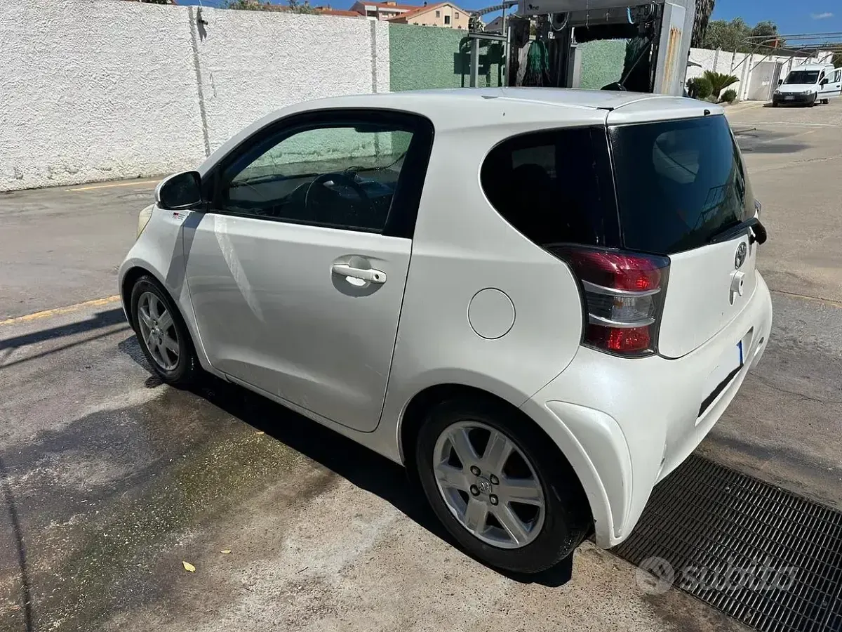 Usata Toyota iQ 98 CV (72 kW) 2009 Bianco Utilitaria