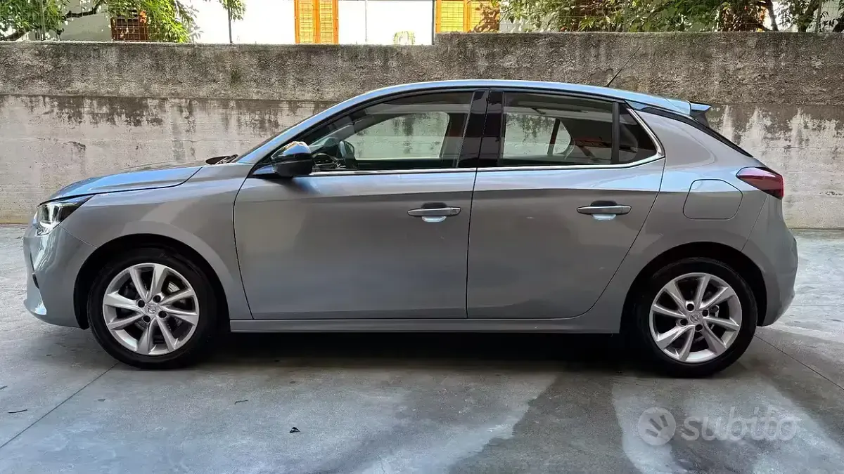 Usata Opel Corsa 102 CV (75 kW) 2021 Grigio Utilitaria