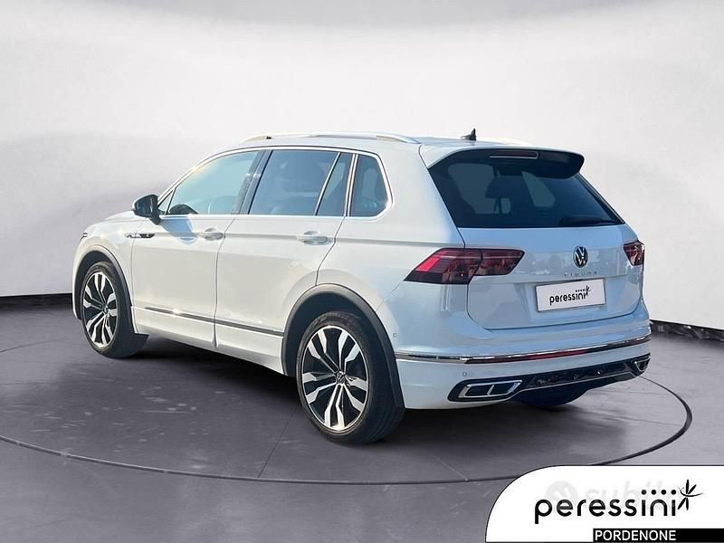 Usata VW Tiguan R-line 150 CV (110 kW) 2022 Bianco SUV