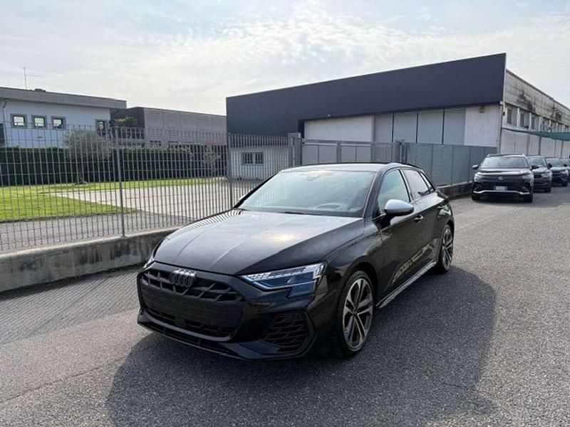 Usata Audi S3 Ambiente 333 CV (244 kW) 2024 Nero mito metallizzato Berlina