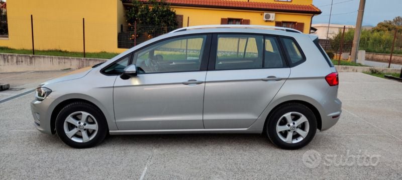 Usata VW Golf Sportsvan 115 CV (84 kW) 2016 Grigio Monovolume