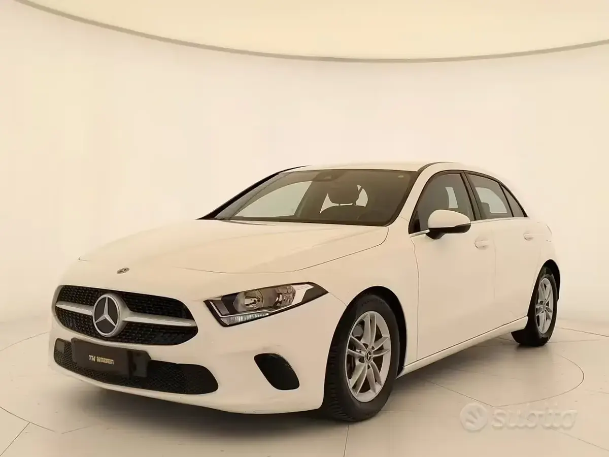 Usata Mercedes A180 Business 136 CV (100 kW) 2019 Bianco Berlina