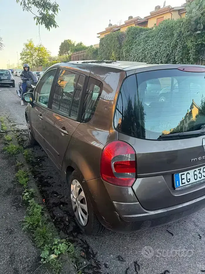 Usata Renault Modus 101 CV (74 kW) 2011 Monovolume