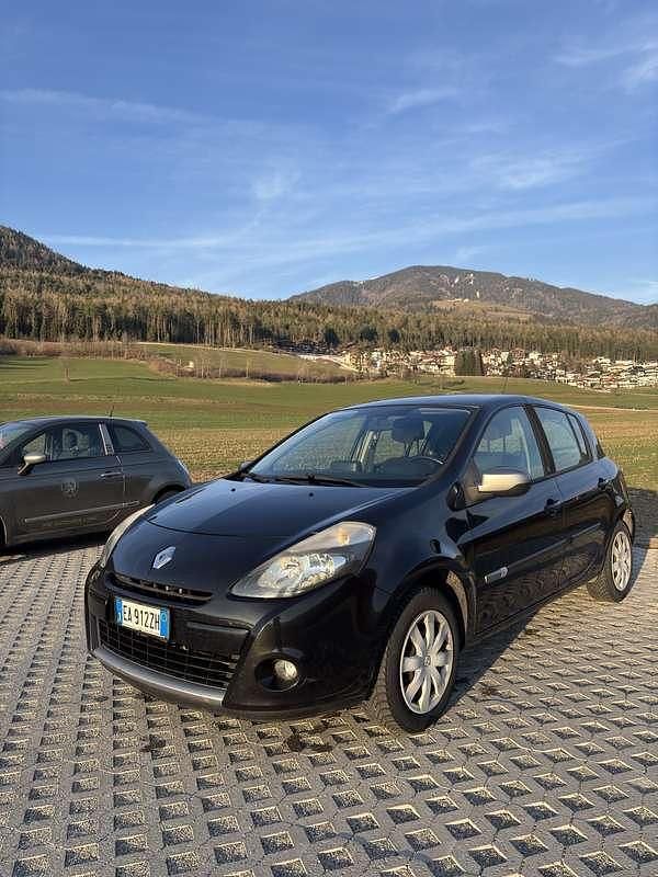 Usata Renault Clio II 75 CV (55 kW) 2010 Nero Berlina