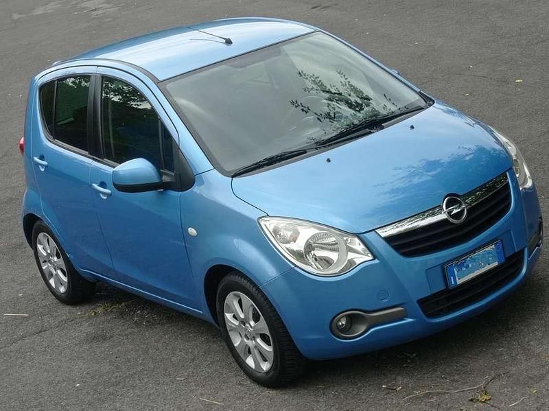 Usata Opel Agila Enjoy 86 CV (63 kW) 2010 Nero Utilitaria