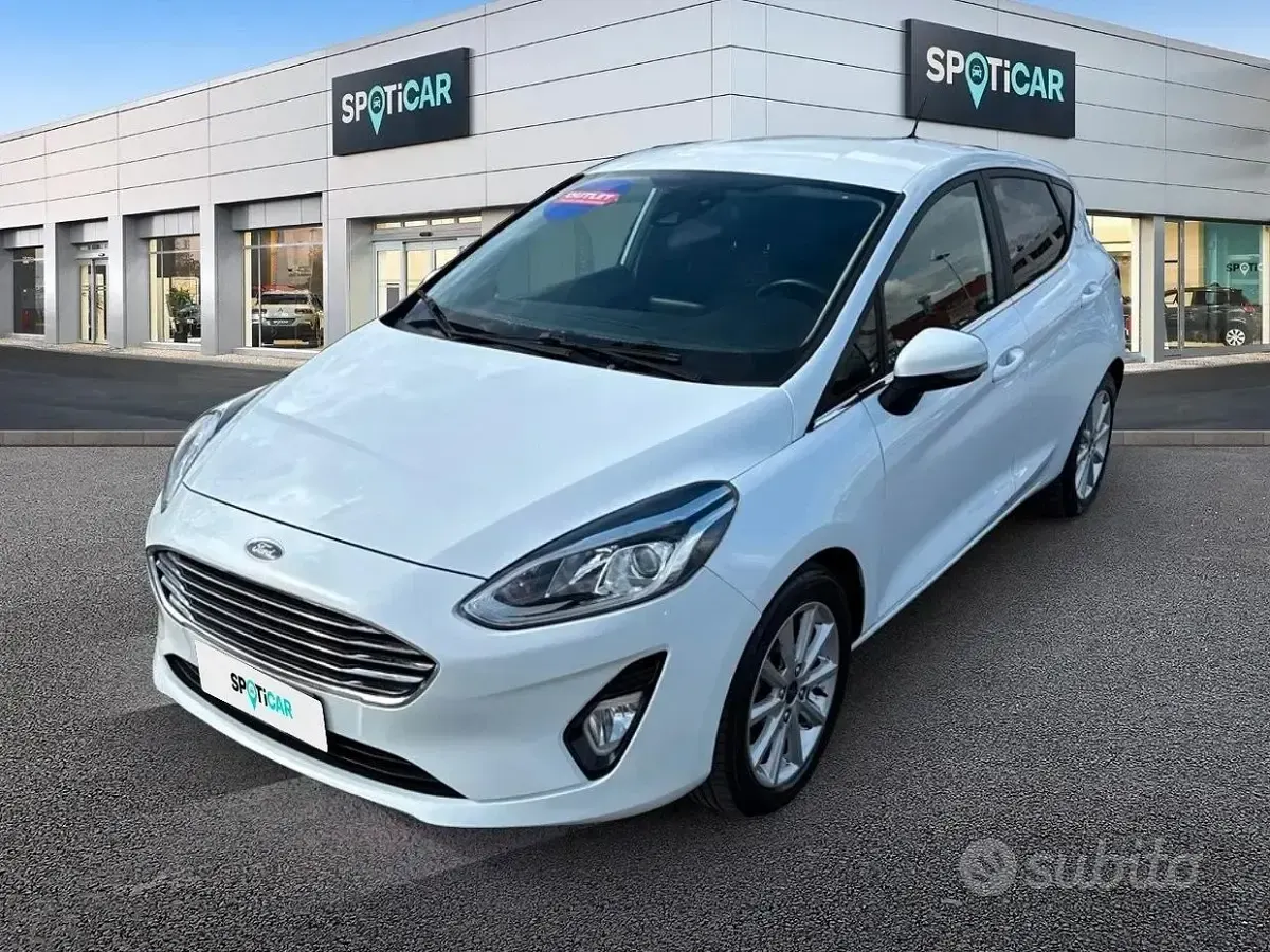 Usata Ford Fiesta Titanium 85 CV (62 kW) 2018 Bianco Utilitaria