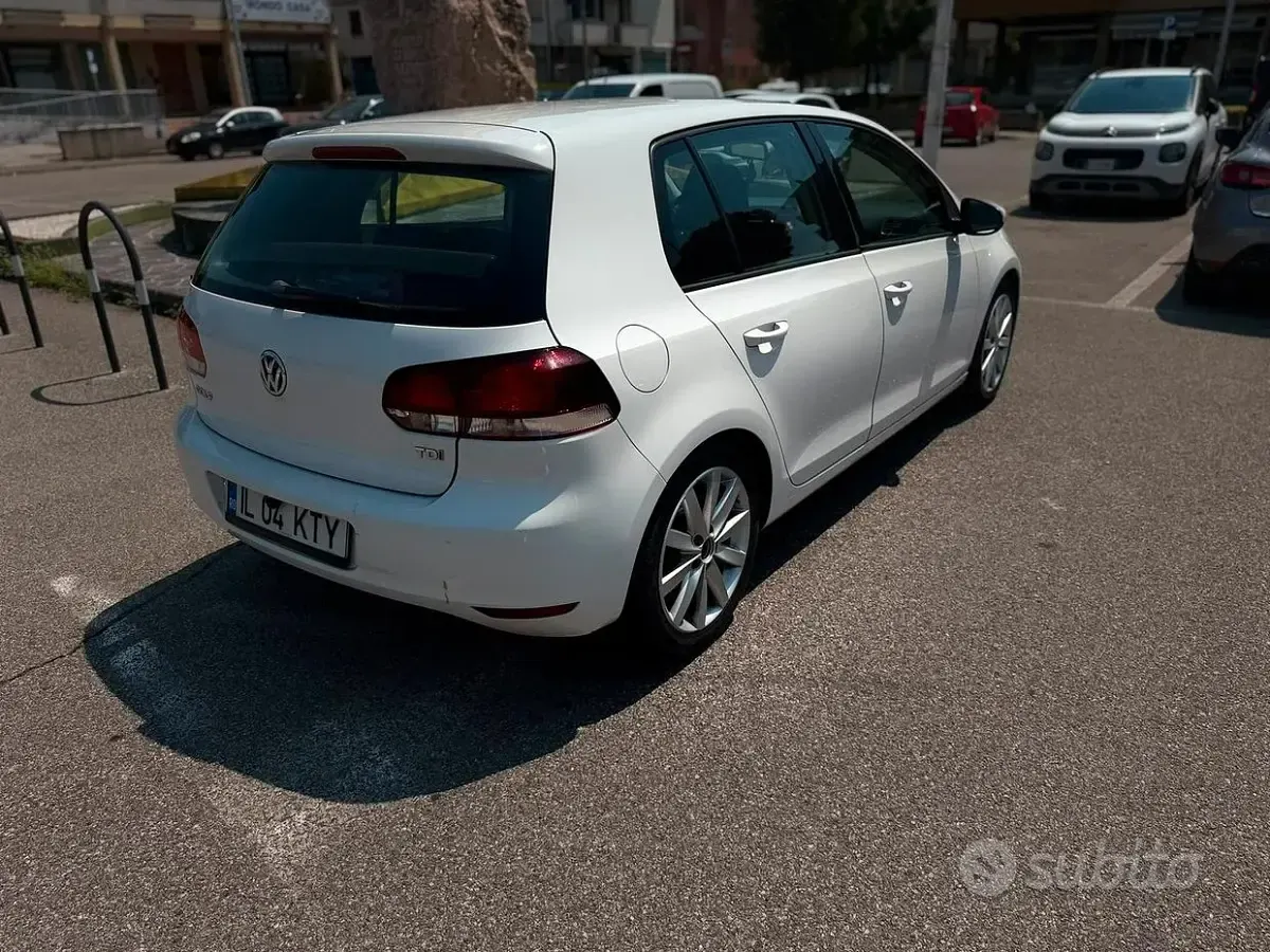 Usata VW Golf VII 102 CV (75 kW) 2012 Bianco Berlina