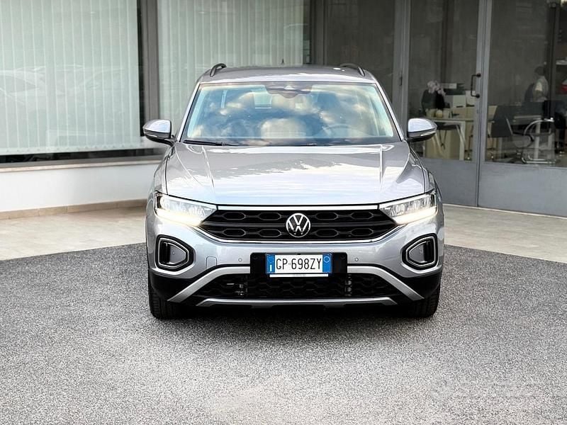Usata VW T-Roc 150 CV (110 kW) 2023 Grigio SUV