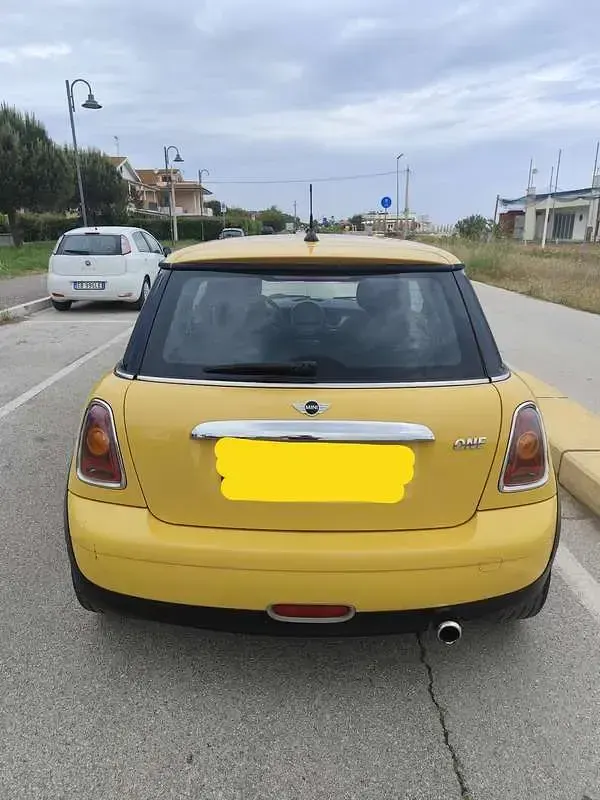 Usata Mini ONE 90 CV (66 kW) 2007 Utilitaria