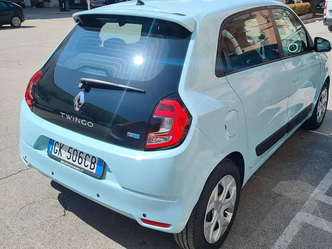 Usata Renault Twingo Zen 30 kW (42 CV) 2022 Blu/azzurro Utilitaria