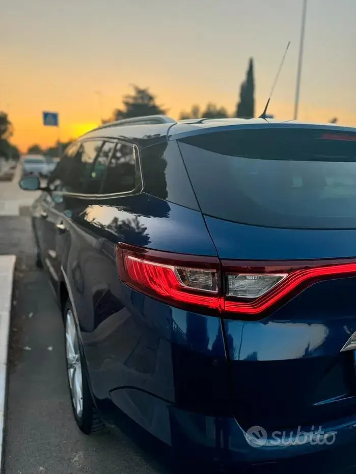 Usata Renault Mégane GrandTour 110 CV (80 kW) 2016 Bluazzurro Station wagon