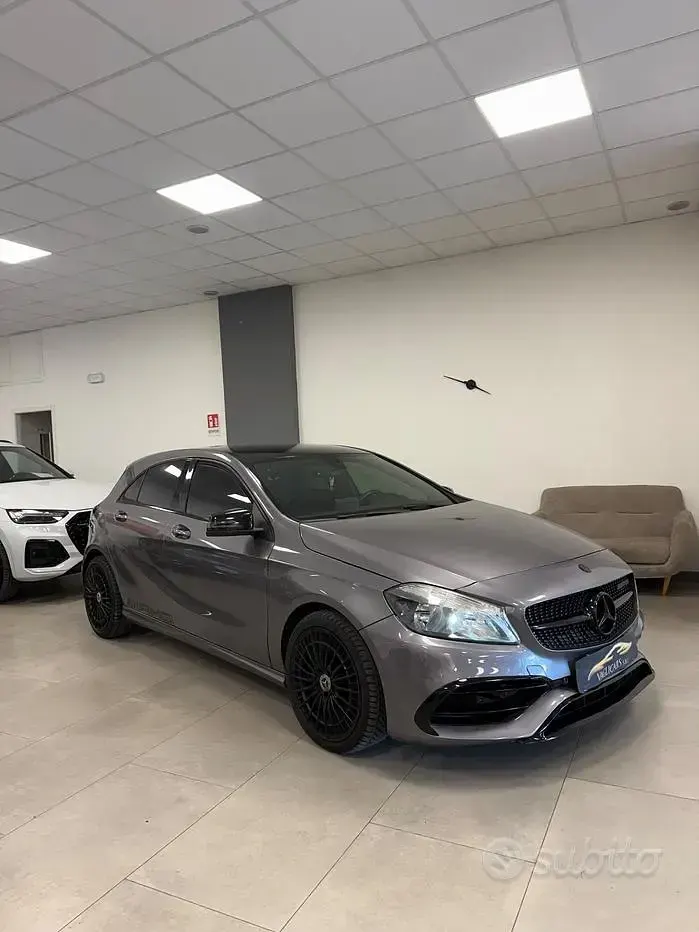 Usata Mercedes A160 Premium 90 CV (66 kW) 2018 Grigio Utilitaria
