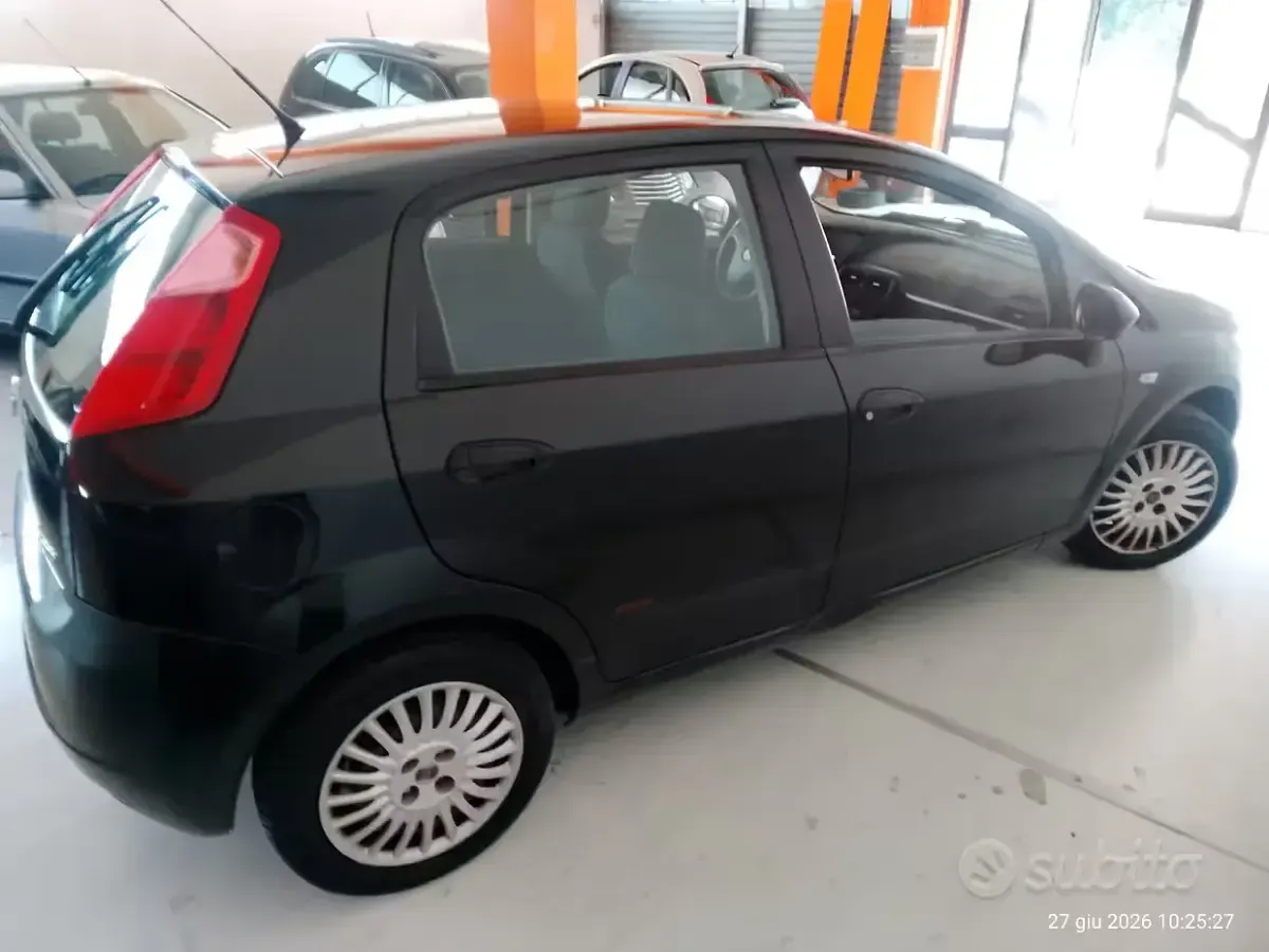 Usata Fiat Grande Punto Dynamic 65 CV (47 kW) 2008 Nero Utilitaria