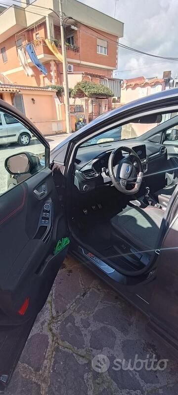 Usata Ford Puma 125 CV (91 kW) 2019 Grigio