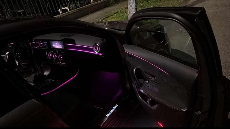 Usata Mercedes A180 AMG Line Premium Plus 116 CV (85 kW) 2024 Grigio Berlina