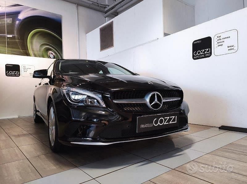 Nero Usata 2019 Mercedes 200 Tre volumi | 21.300 € (Buon prezzo) - Immagine 1/4