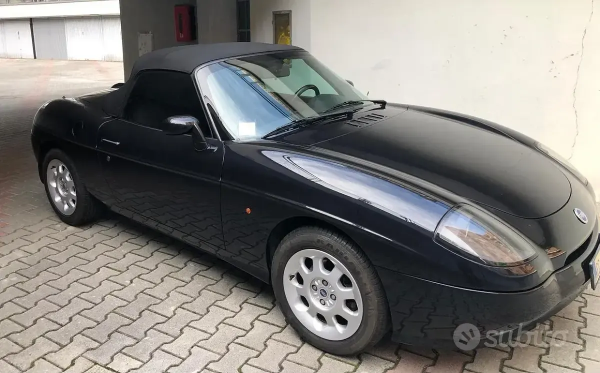 Usata Fiat Barchetta 130 CV (95 kW) 2002 Nero Cabrio