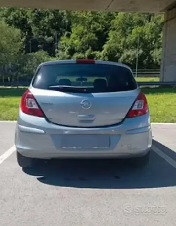 Usata Opel Corsa 85 CV (62 kW) 2011 Grigio Utilitaria