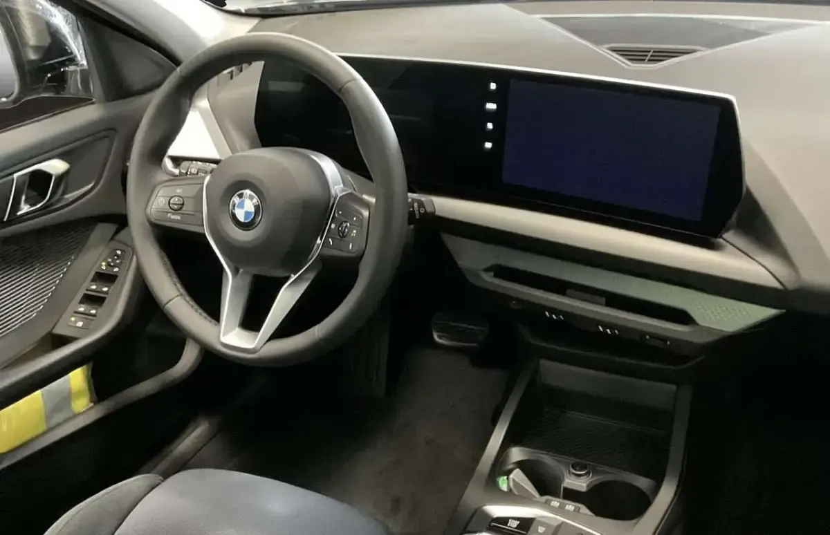 Usata BMW 116 M Sport 121 CV (88 kW) 2025 Nero Utilitaria