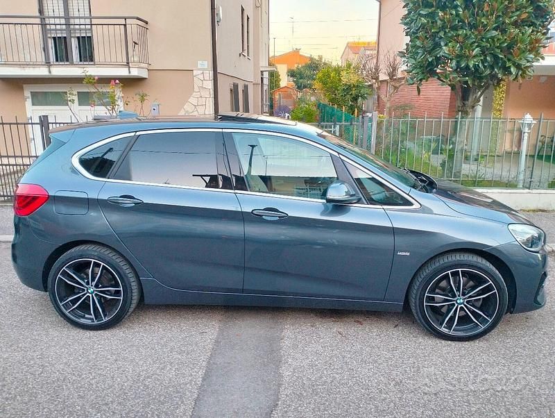 Usata BMW 220 Active Tourer Luxury Line 2018 Grigio Monovolume
