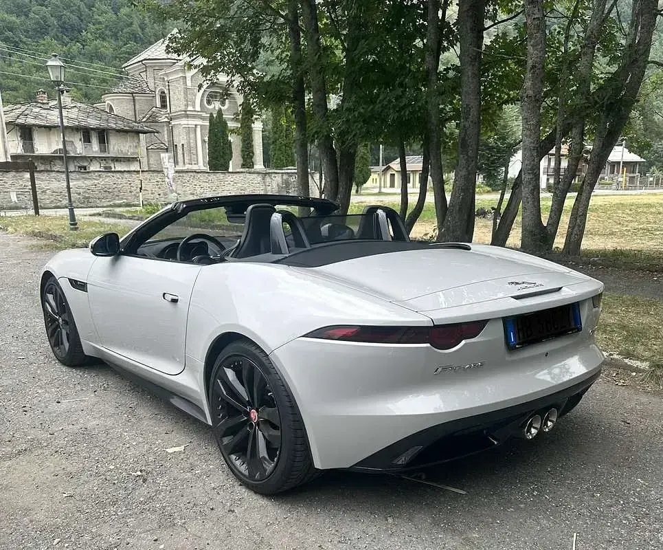 Usata Jaguar F-Type R-Dynamic 381 CV (280 kW) 2020 Grigio Cabrio