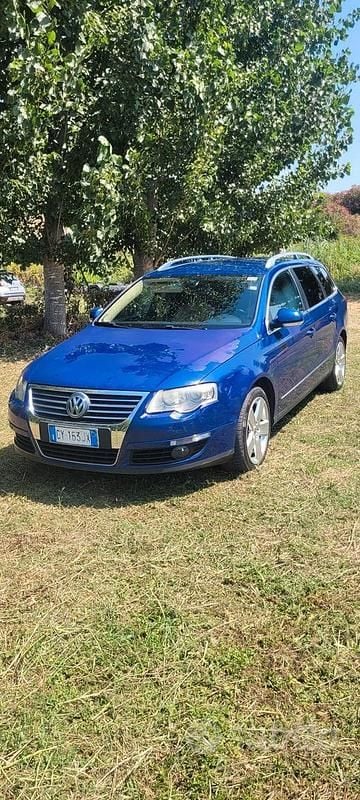 Usata VW Passat 140 CV (102 kW) 2006 Blu Station wagon